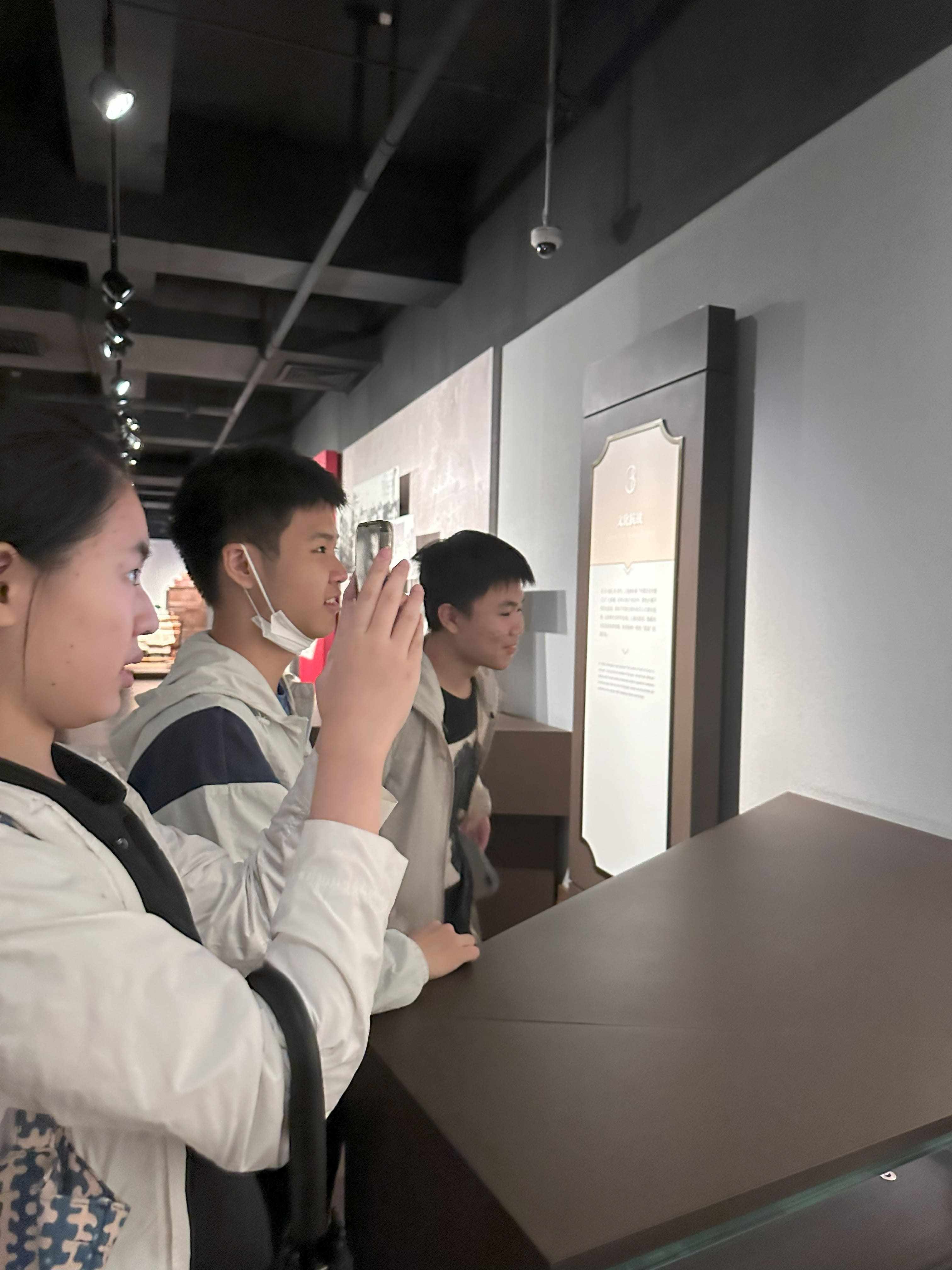 Artifact preservation workshop with tools