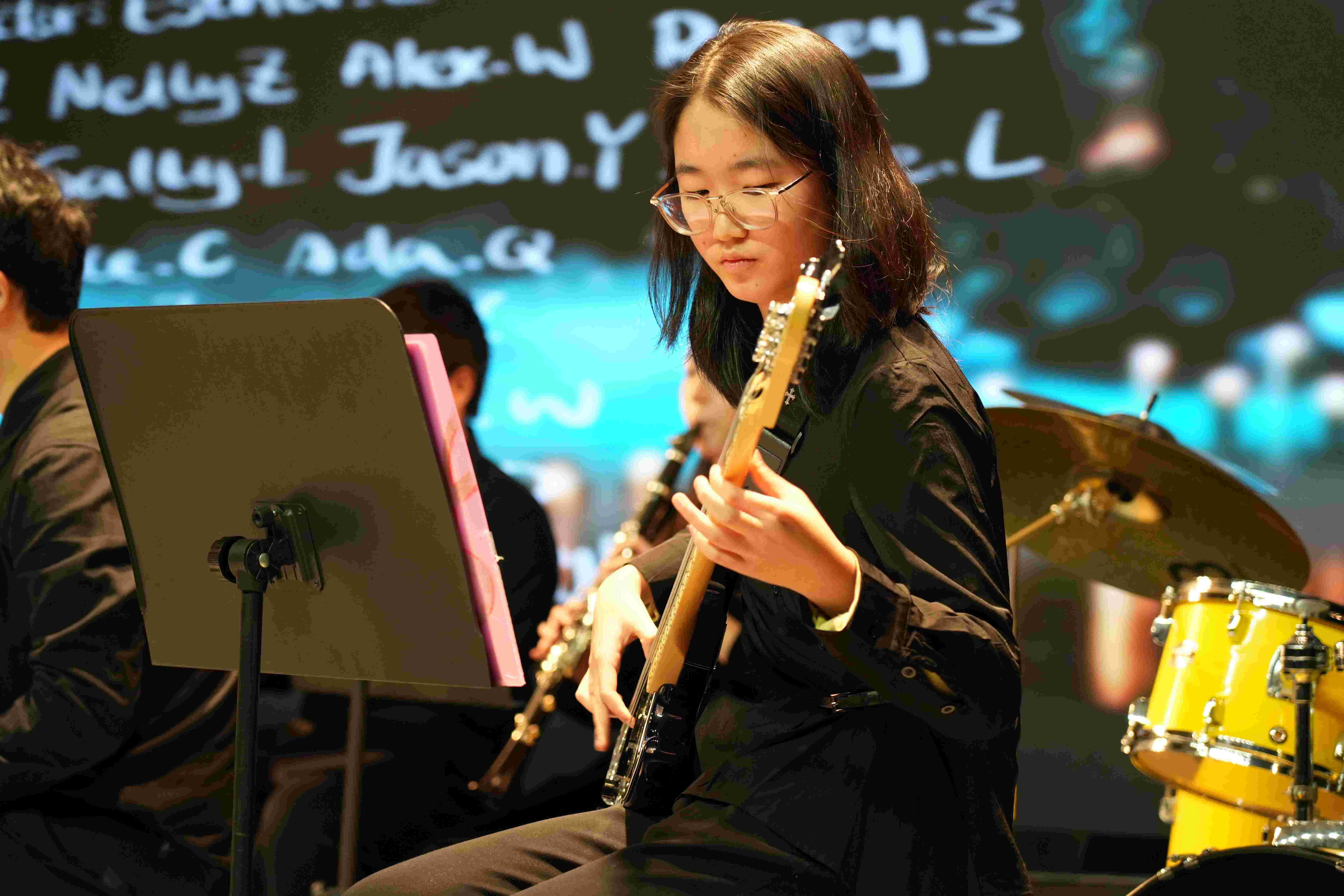 Bass performance video thumbnail 1